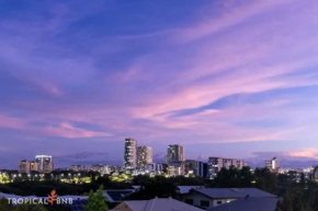 City Skyline Views Luxury 5 Bed Home Pool